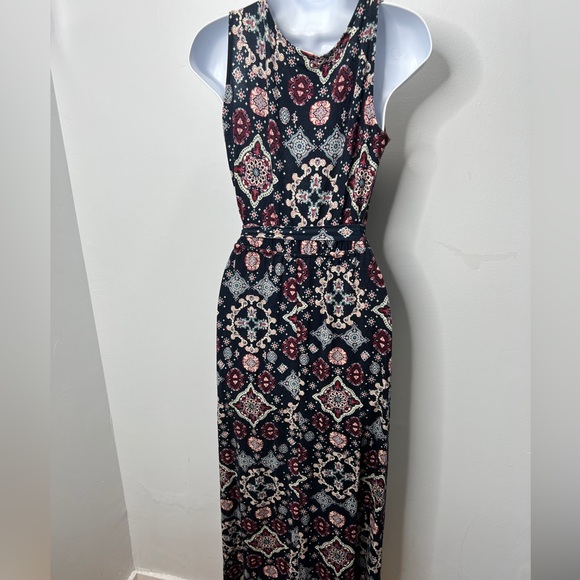 Navy blue medallion v neck maxi dress w tie belt - super stretchy - Picture 4 of 7